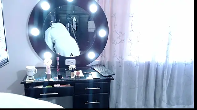 Naomy Mature online show from 03/10/26, 12:10