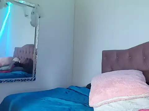 Snapshot of camilita0608 chatting on 12/16/25, 02:05 camilita0608 online show from 12/16/25, 02:05