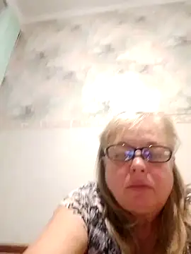 LinaLight88 online show from 12/17/25, 08:59