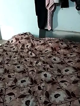 Pooja Love143 online show from 02/25/26, 06:23