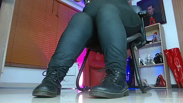 paola xm online show from 03/17/26, 10:29