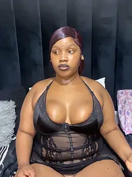 Snapshot of THICKBARBIE32 chatting on 06/11/26, 12:08 THICKBARBIE32 online show from 06/11/26, 12:08