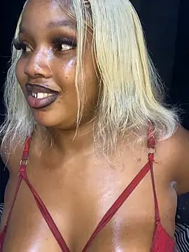 Snapshot of THICKBARBIE32 chatting on 06/27/26, 08:03 THICKBARBIE32 online show from 06/27/26, 08:03