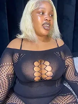 Snapshot of THICKBARBIE32 chatting on 07/01/26, 01:07 THICKBARBIE32 online show from 07/01/26, 01:07
