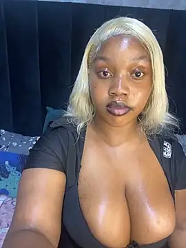 Snapshot of THICKBARBIE32 chatting on 07/08/26, 01:10 THICKBARBIE32 online show from 07/08/26, 01:10