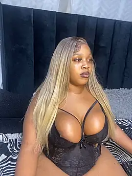 Snapshot of THICKBARBIE32 chatting on 07/23/26, 02:42 THICKBARBIE32 online show from 07/23/26, 02:42