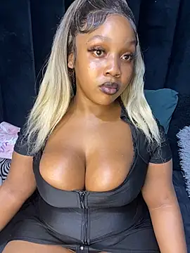 Snapshot of THICKBARBIE32 chatting on 07/25/26, 11:46 THICKBARBIE32 online show from 07/25/26, 11:46