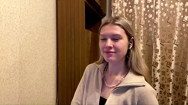 SkyeDavis online show from 12/21/25, 07:10