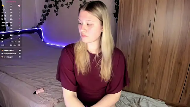 SkyeDavis online show from 04/22/26, 01:12