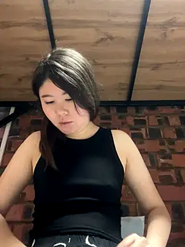 Sarah2127 online show from 12/15/25, 11:03