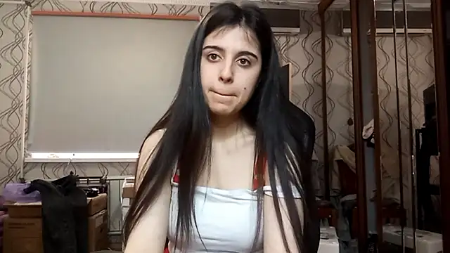 Snapshot of WaltraudPattie chatting on 02/06/26, 01:54 WaltraudPattie online show from 02/06/26, 01:54