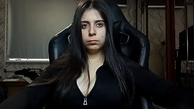 Snapshot of WaltraudPattie chatting on 02/10/26, 12:15 WaltraudPattie online show from 02/10/26, 12:15