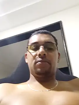 Reis001122 online show from 06/21/26, 04:26