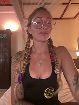 OpheliaRoxx online show from 12/22/25, 10:29