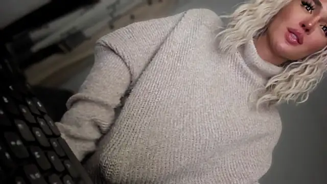 mxshemale ladyboy online show from 10/31/25, 12:33