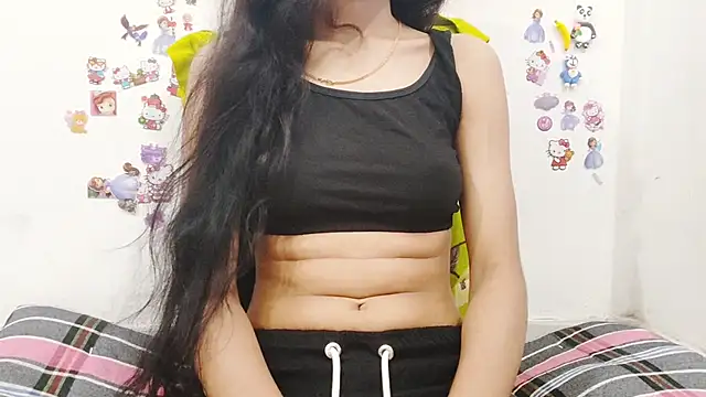 tamannatinni online show from 04/18/26, 02:32