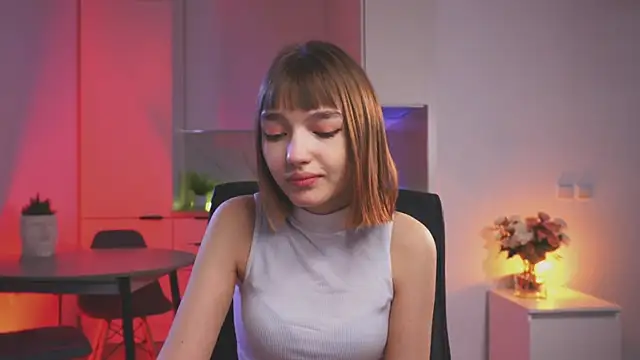 Leyla crsh online show from 04/15/26, 06:31