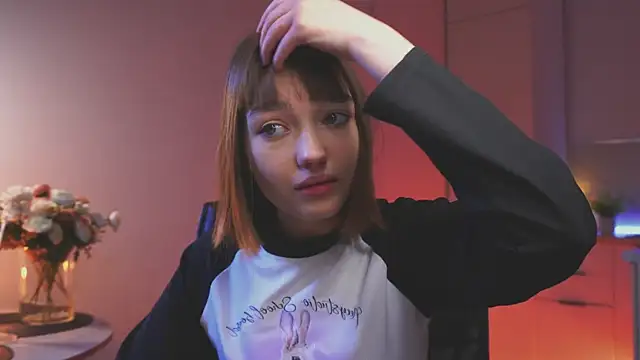 Leyla crsh online show from 04/22/26, 05:10