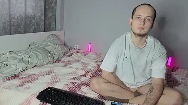 Snapshot of Pearl_couple chatting on 02/09/26, 09:02 Pearl couple online show from 02/09/26, 09:02