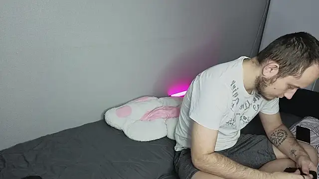 Snapshot of Pearl_couple chatting on 02/24/26, 09:07 Pearl couple online show from 02/24/26, 09:07