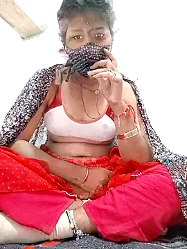 Snapshot of Cut_madhuri chatting on 12/19/25, 05:31 Cut madhuri online show from 12/19/25, 05:31