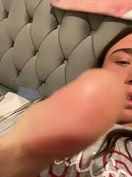 Snapshot of MillieB chatting on 02/07/26, 03:32 MillieB online show from 02/07/26, 03:32