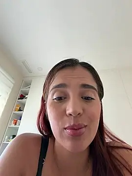 lara beker online show from 04/27/26, 03:32