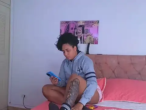 Snapshot of Valery__lovex chatting on 06/07/26, 06:22 Valery lovex online show from 06/07/26, 06:22