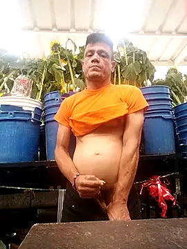 Snapshot of Almeyjose chatting on 01/14/26, 05:07 Almeyjose online show from 01/14/26, 05:07