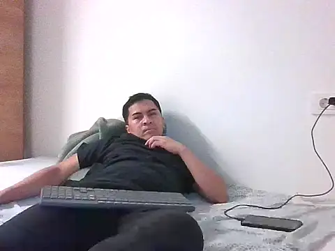 sweetpinoy2027 online show from 02/15/26, 03:20