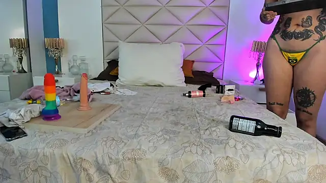 JuliMonroe19 online show from 04/23/26, 12:29