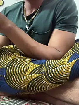 Snapshot of hot_gym_b0y chatting on 03/13/26, 06:47 hot gym b0y online show from 03/13/26, 06:47