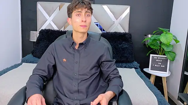 Ithan Skin online show from 12/18/25, 11:38