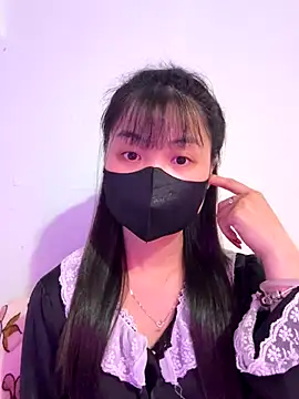 Snapshot of ___KARA___ chatting on 12/20/25, 12:45 KARA online show from 12/20/25, 12:45