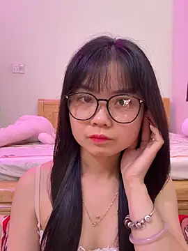 Snapshot of ___KARA___ chatting on 02/10/26, 01:43 KARA online show from 02/10/26, 01:43