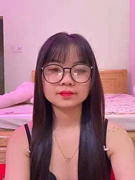 Snapshot of ___KARA___ chatting on 02/13/26, 12:28 KARA online show from 02/13/26, 12:28