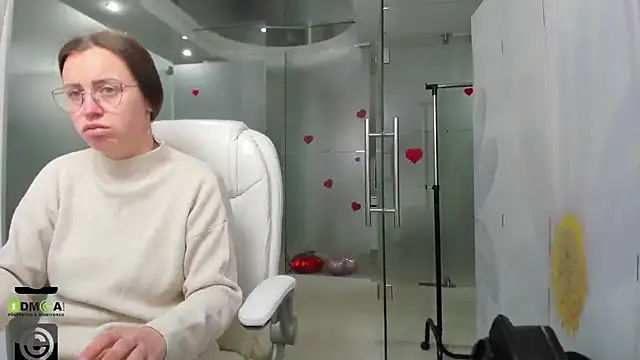 missdominna online show from 04/20/26, 02:47