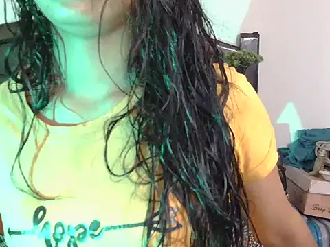 Snapshot of miss_ragni chatting on 04/25/26, 03:42 miss ragni online show from 04/25/26, 03:42