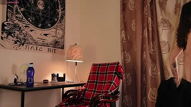 prancing girl online show from 06/16/26, 02:14