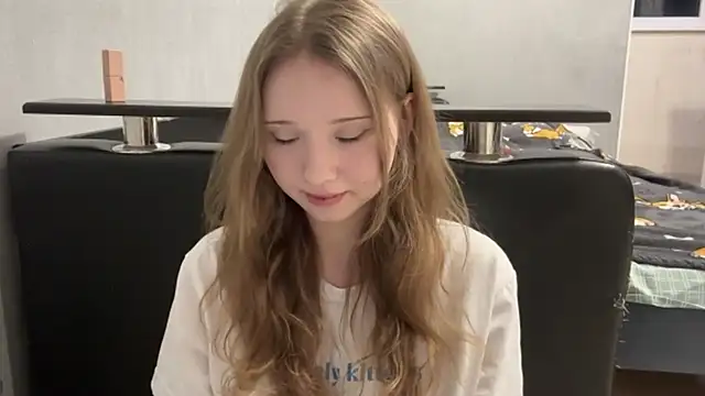 Princessofcashe online show from 12/17/25, 04:13