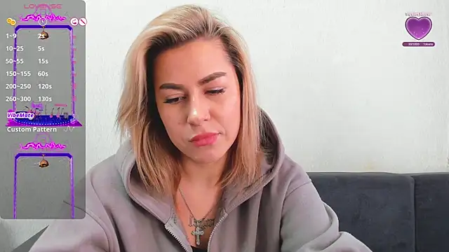 Snapshot of Roxi_Joy chatting on 02/02/26, 11:20 Roxi Joy online show from 02/02/26, 11:20