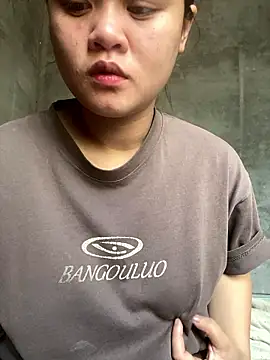 Snapshot of Thanhhuyen001 chatting on 01/17/26, 03:33 Thanhhuyen001 online show from 01/17/26, 03:33