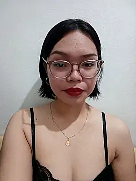 Snapshot of lwkfine chatting on 12/19/25, 07:43 lwkfine online show from 12/19/25, 07:43