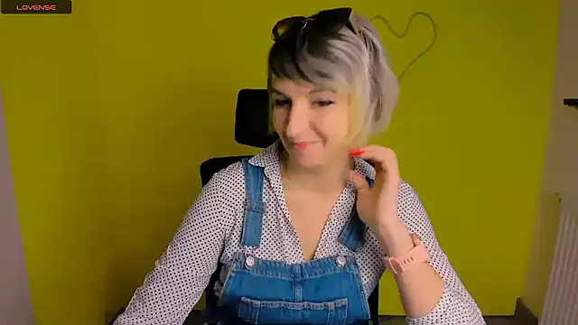 Snapshot of Lana_Foxyy chatting on 04/27/26, 02:59 Lana Foxyy online show from 04/27/26, 02:59