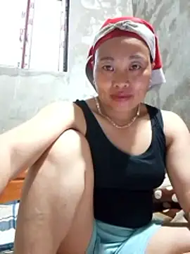 Snapshot of Maikha08 chatting on 05/21/26, 11:17 Maikha08 online show from 05/21/26, 11:17