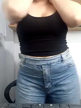 SofiEsteves online show from 03/26/26, 04:56