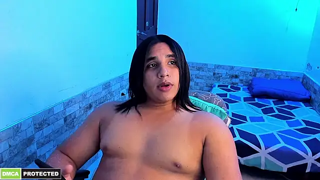 Snapshot of latinboyfit chatting on 06/26/26, 12:04 latinboyfit online show from 06/26/26, 12:04