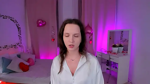 Snapshot of Ariadna_Shy chatting on 02/14/25, 10:25 Ariadna Shy online show from 02/14/25, 10:25
