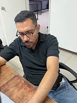AdrianGarcia89 online show from 05/19/26, 01:56