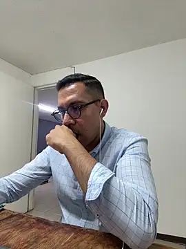 AdrianGarcia89 online show from 06/03/26, 01:30